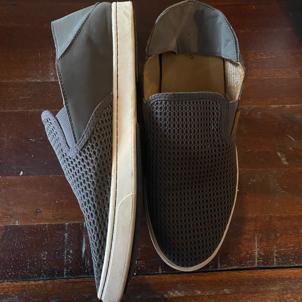 Olukai shoes. Women’s size 11